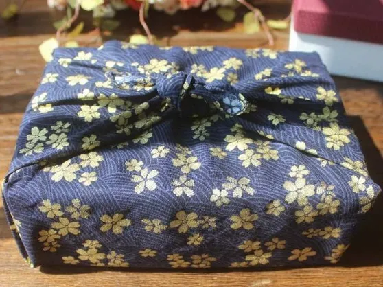 Furoshiki Cadeaux à Fleurs - Image 2