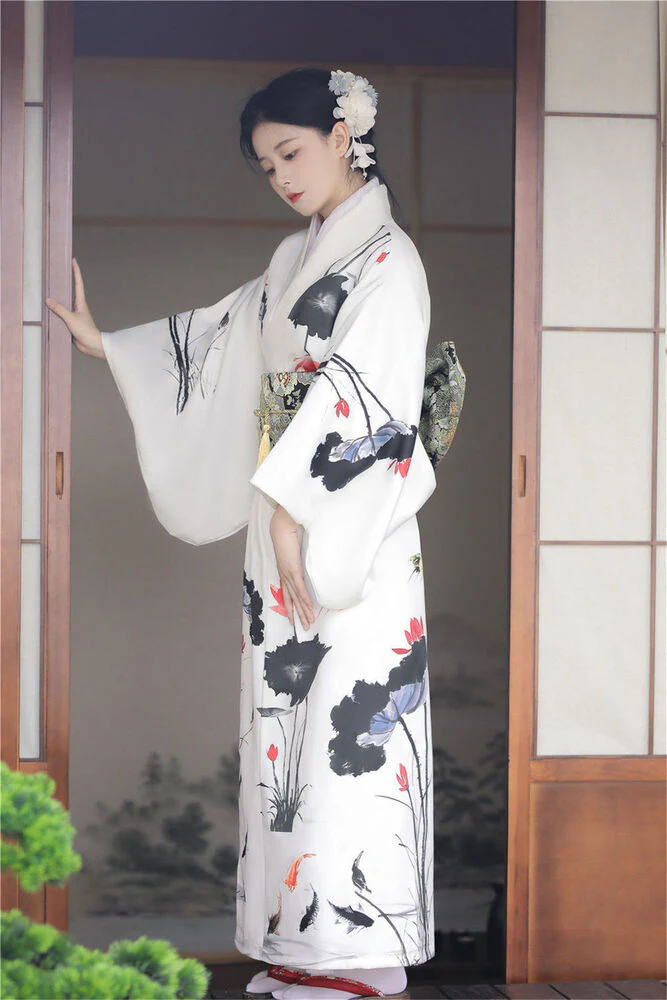 Kimono Japonais Femme Blanc à Motifs Floraux